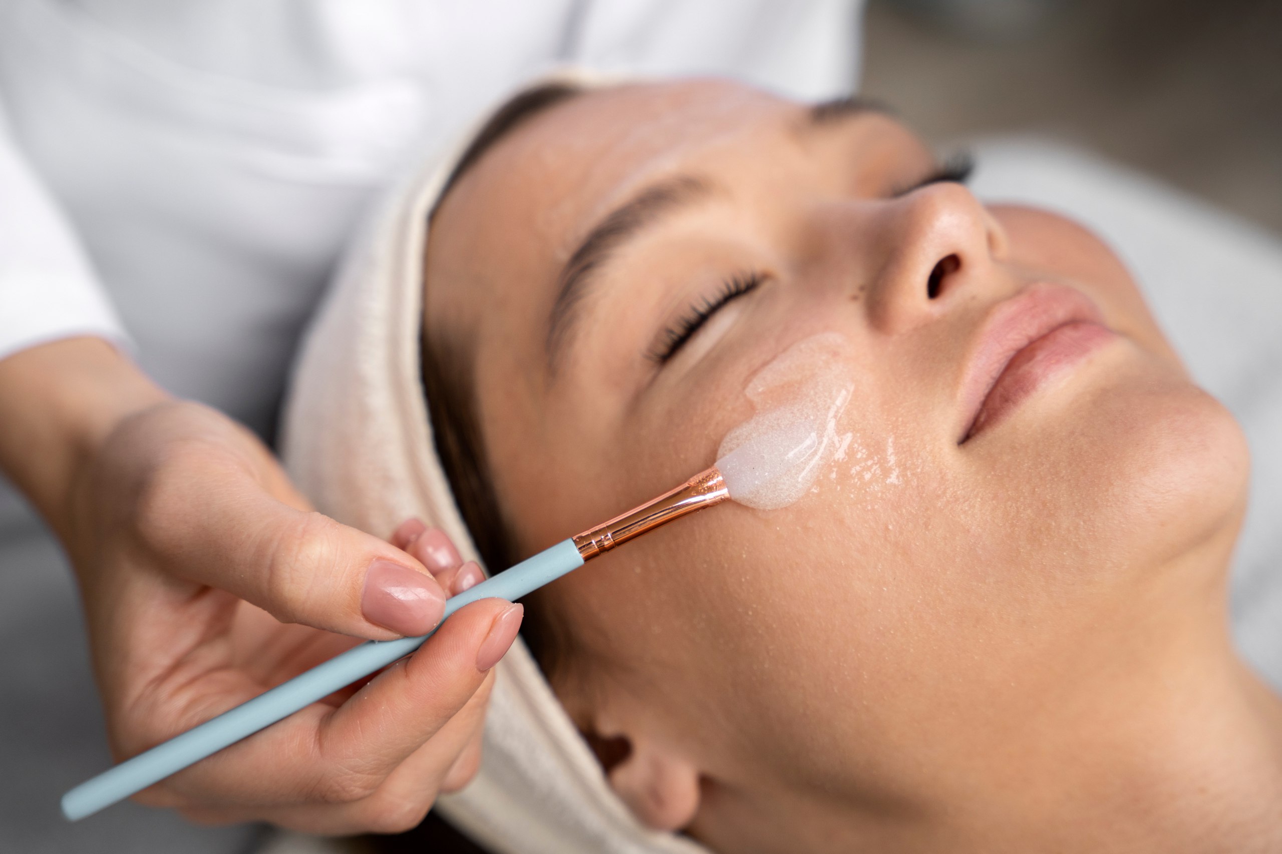 FACIALS & PEELS treatment